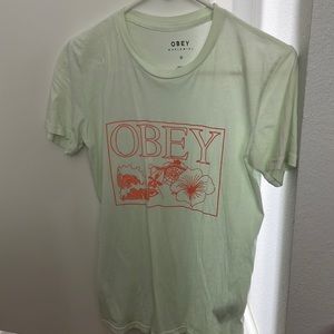 Obey tee women’s xs